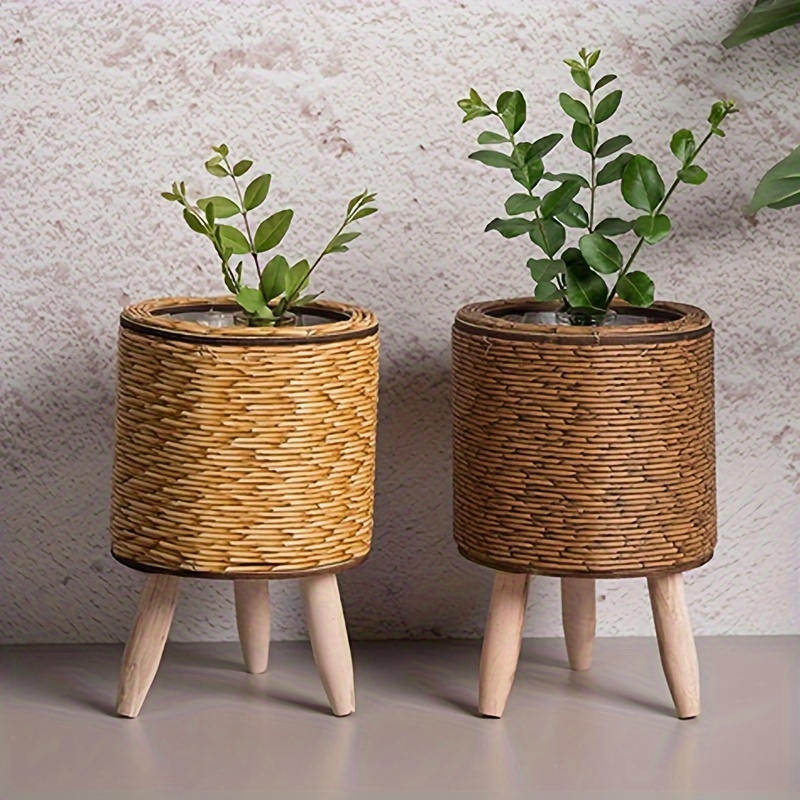 Rattan Plant Basket - 나무 다리가 달린 매력적인 소박한 등나무